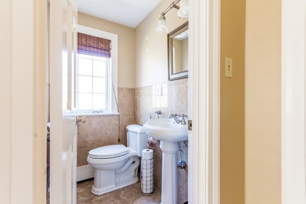 7 Glendower Road Melrose, MA 02176 - Photo 9 of 24 Gallery Image 9