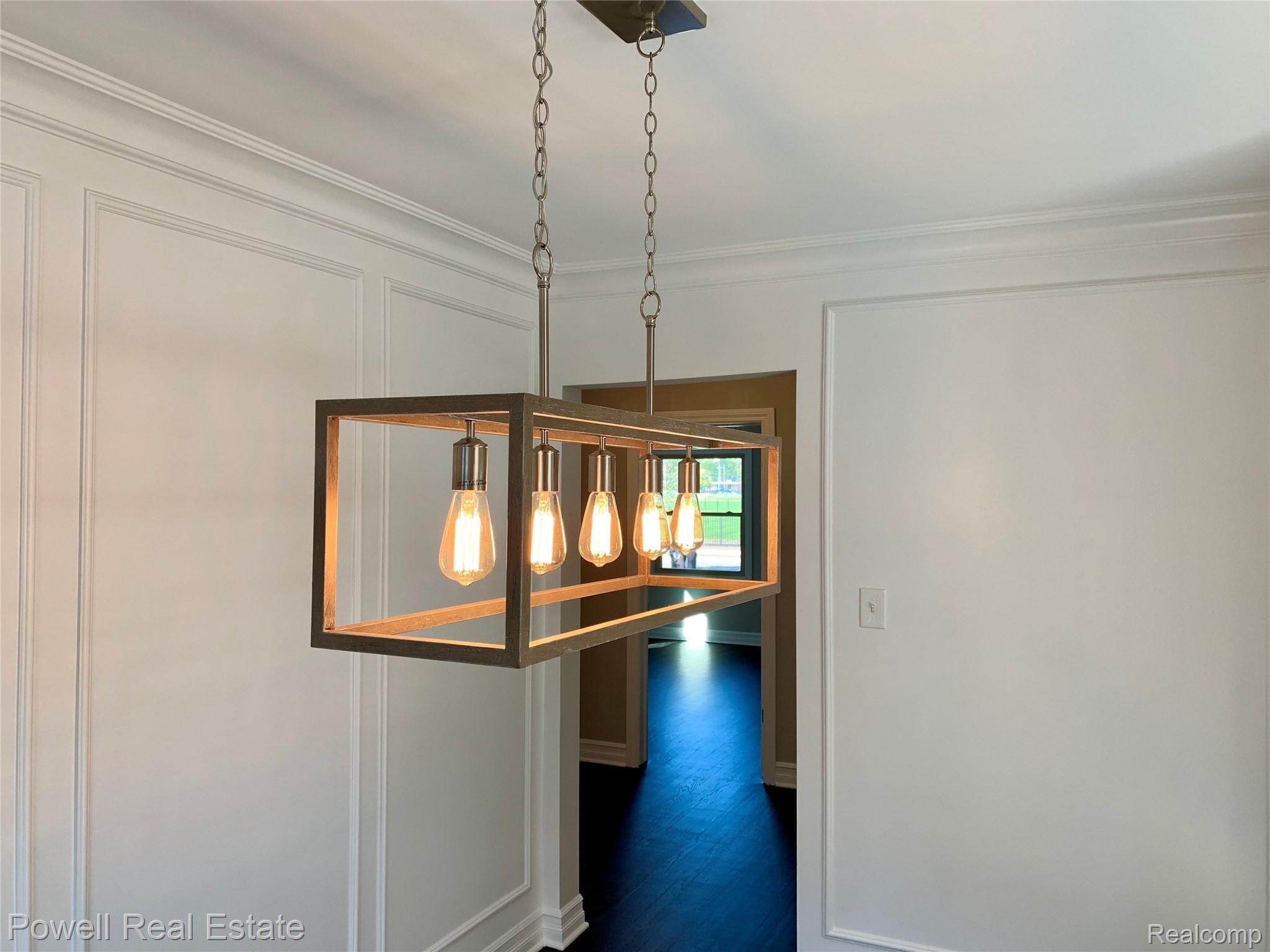 465 Kerby Road Grosse Pointe, MI 48236 - Photo 18 of 60 C4C6E7D0-CF0B-4265-8B09-00EC265B0631.jpeg