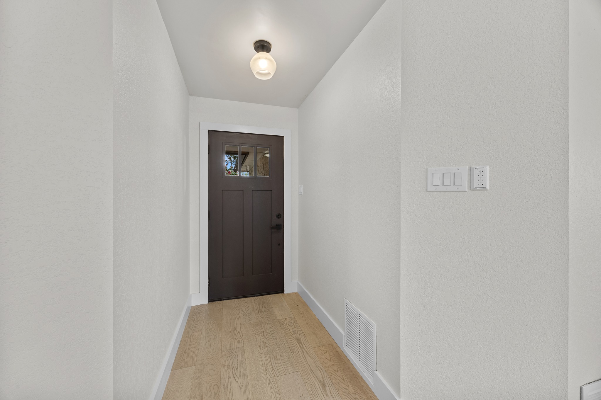 8708 Huebinger Pass Austin, TX 78745 - Photo 4 of 30