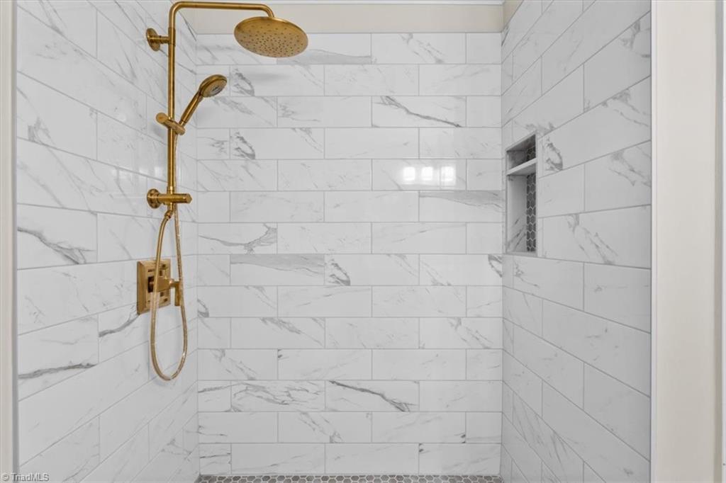 1817 Beechtree Road Greensboro, NC 27408 - Photo 20 of 35 Gallery Image 20