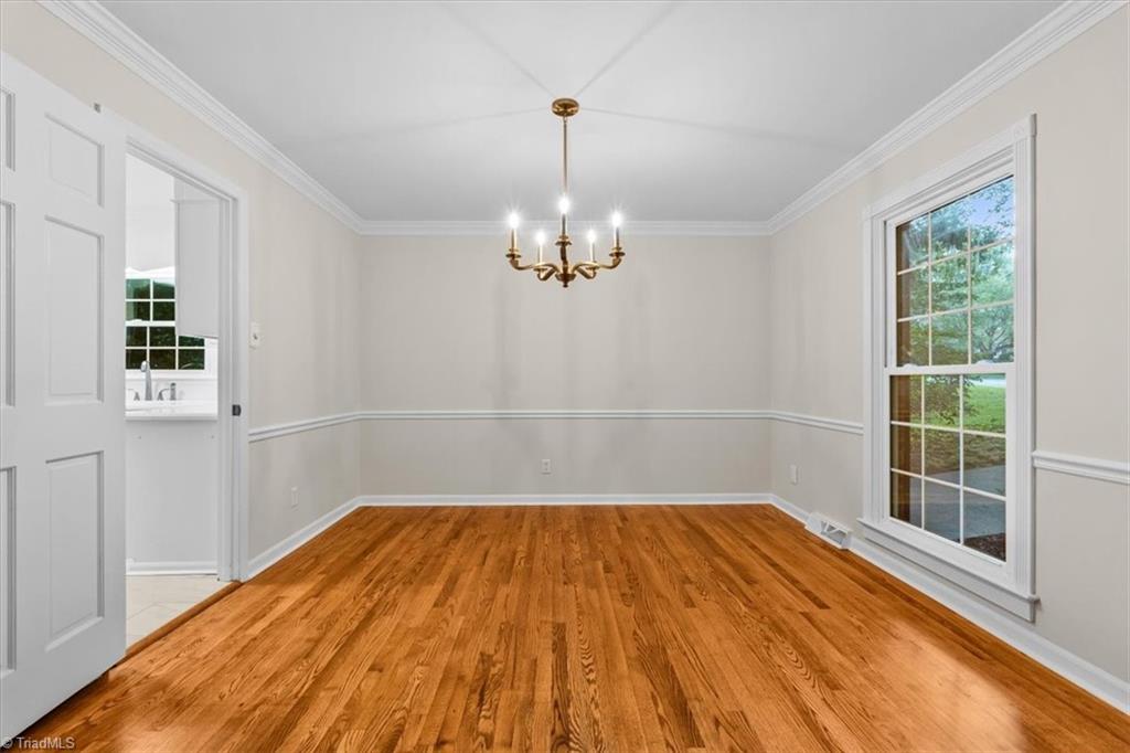 1817 Beechtree Road Greensboro, NC 27408 - Photo 5 of 35 Gallery Image 5
