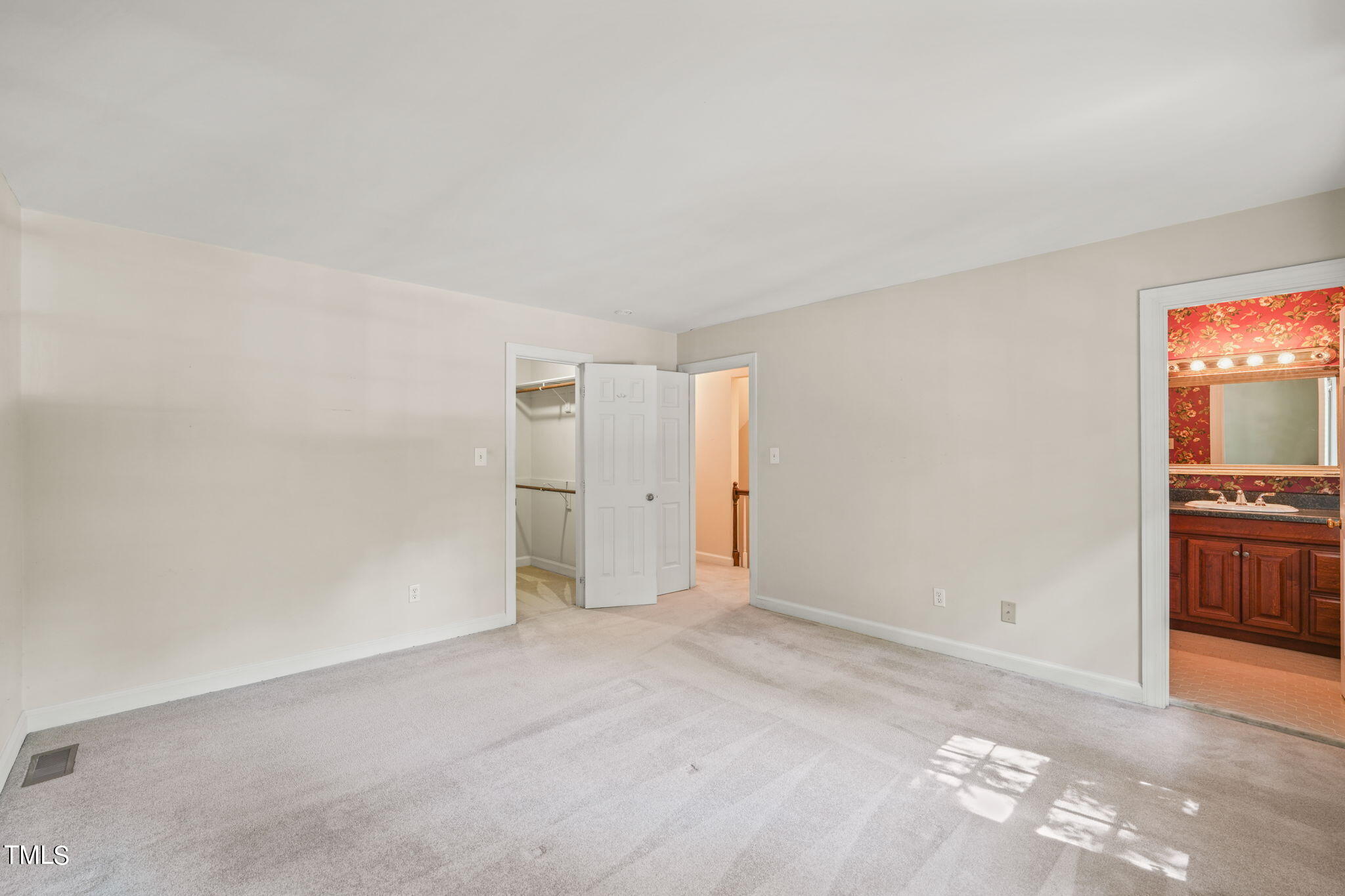 634 Weathergreen Drive Raleigh, NC 27615 - Photo 19 of 38 Master 1 (2)