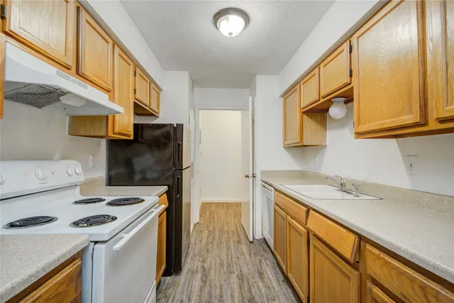 $87,000 | 9797 Leawood Boulevard, Unit 903, Houston, TX 77099