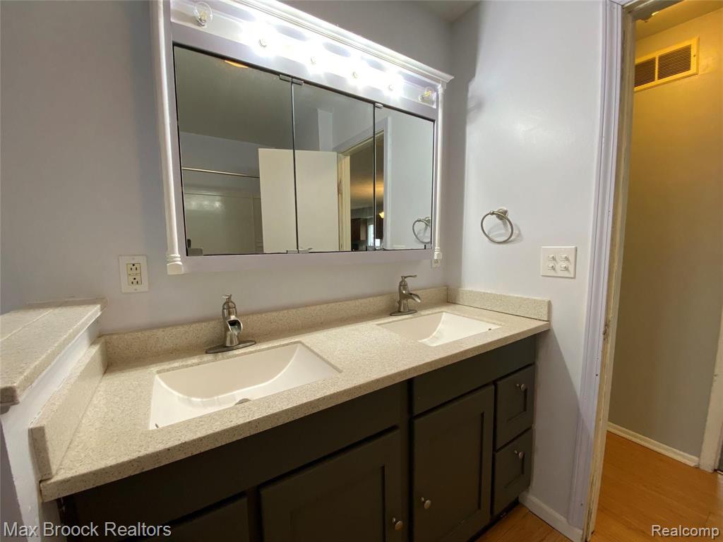 2495 Frankson Avenue Rochester Hills, MI 48307 - Photo 16 of 22