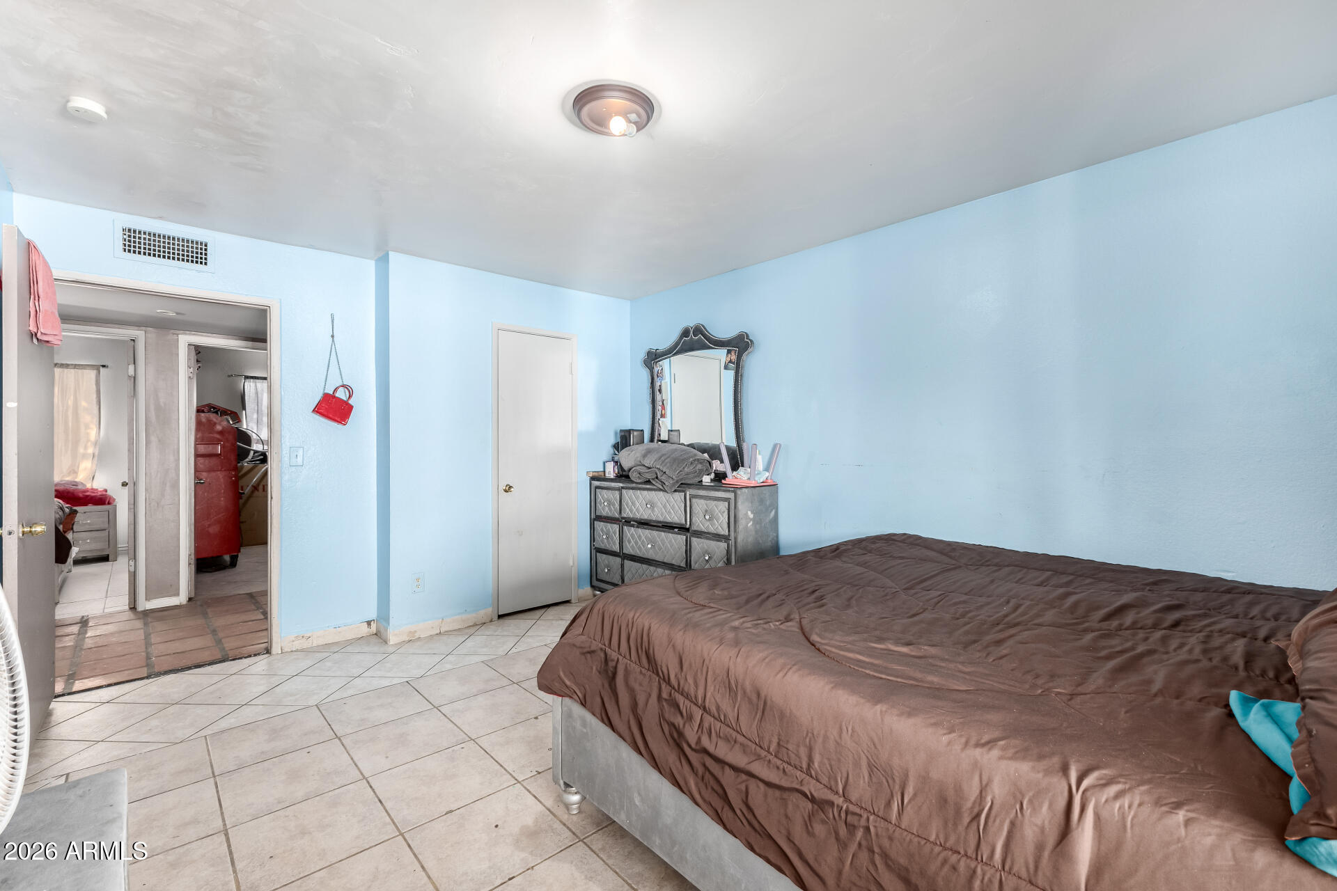 6920 West Fillmore Street Phoenix, AZ 85043 - Photo 9 of 15 Primary w/ Walk-in Closet