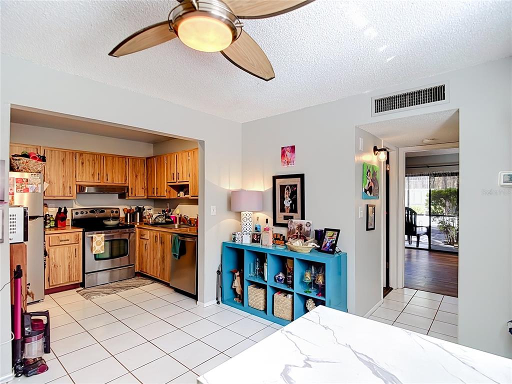 11805 Raintree Lake Lane, Unit B Temple Terrace, FL 33617 - Photo 11 of 35