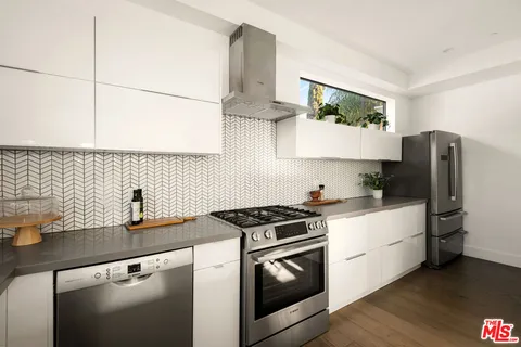 $1,495,000 | 6075 Hargis Street, Los Angeles, CA 90034