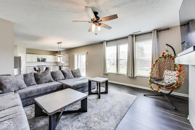 $329,000 | 10407 Deercrest Lane, Indianapolis, IN 46239