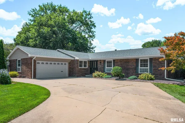 $259,900 | 192 Potawatomi Road, Galesburg, IL 61401