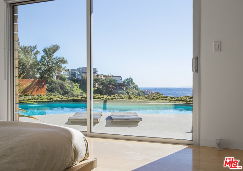 1862 Rising Glen Road Los Angeles, CA 90069 - Photo 16 of 26