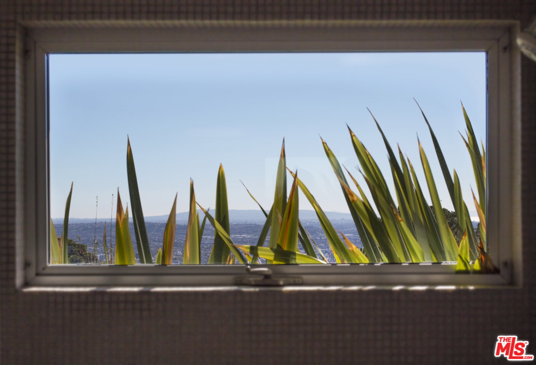 1862 Rising Glen Road Los Angeles, CA 90069 - Photo 19 of 26