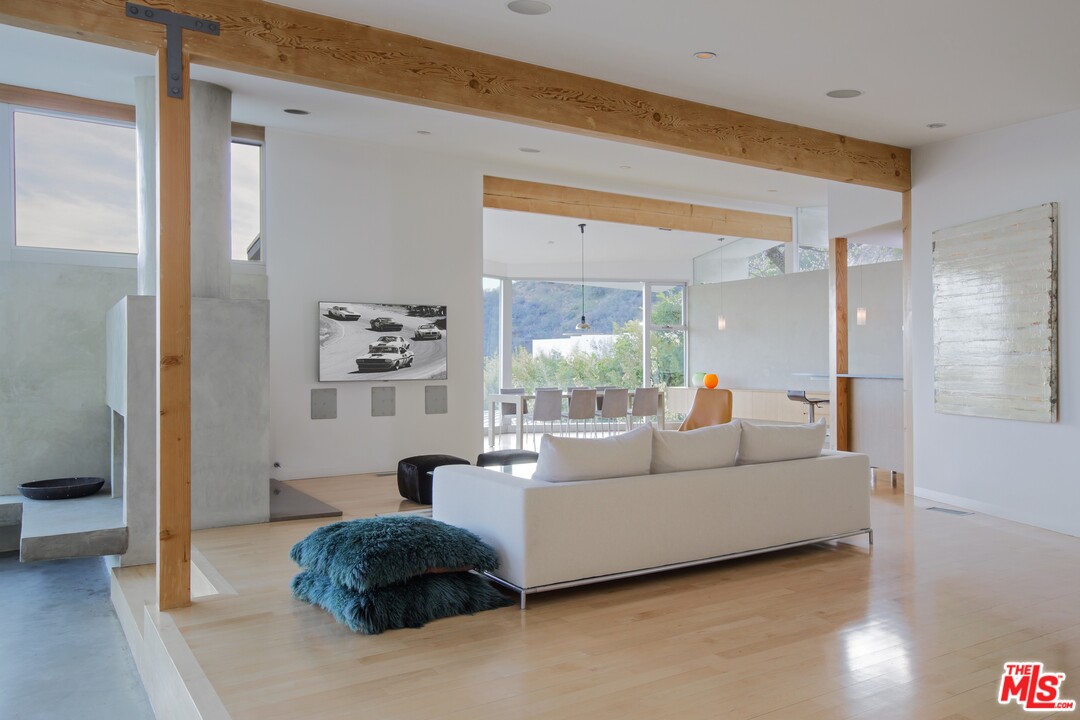 1862 Rising Glen Road Los Angeles, CA 90069 - Photo 6 of 26