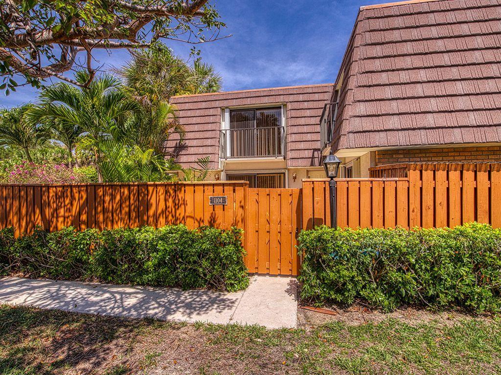 1104 11th Court Jupiter, FL 33477 - Photo 2 of 18 Entrance into home