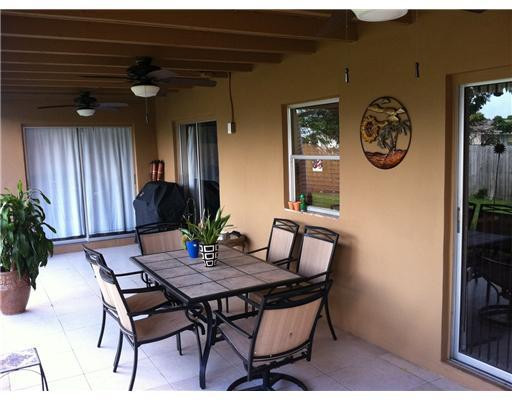 22324 Southwest 66th Avenue Boca Raton, FL 33428 - Photo 13 of 17 Patio/Deck