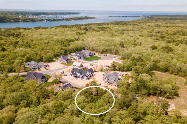 $700,000 | 35 Double Ox Road, Oak Bluffs, MA 02557