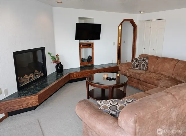 $7,000 | 1399 Ocean Shores Boulevard Southwest, Unit 2SF, Ocean Shores, WA 98569