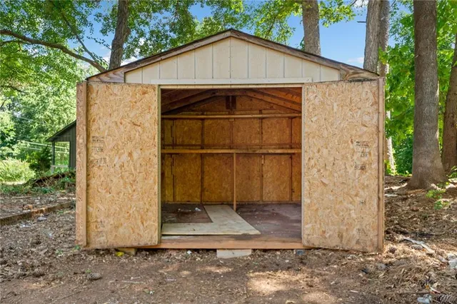 $2,500 | 4050 Daron Court, Ellenwood, GA 30294