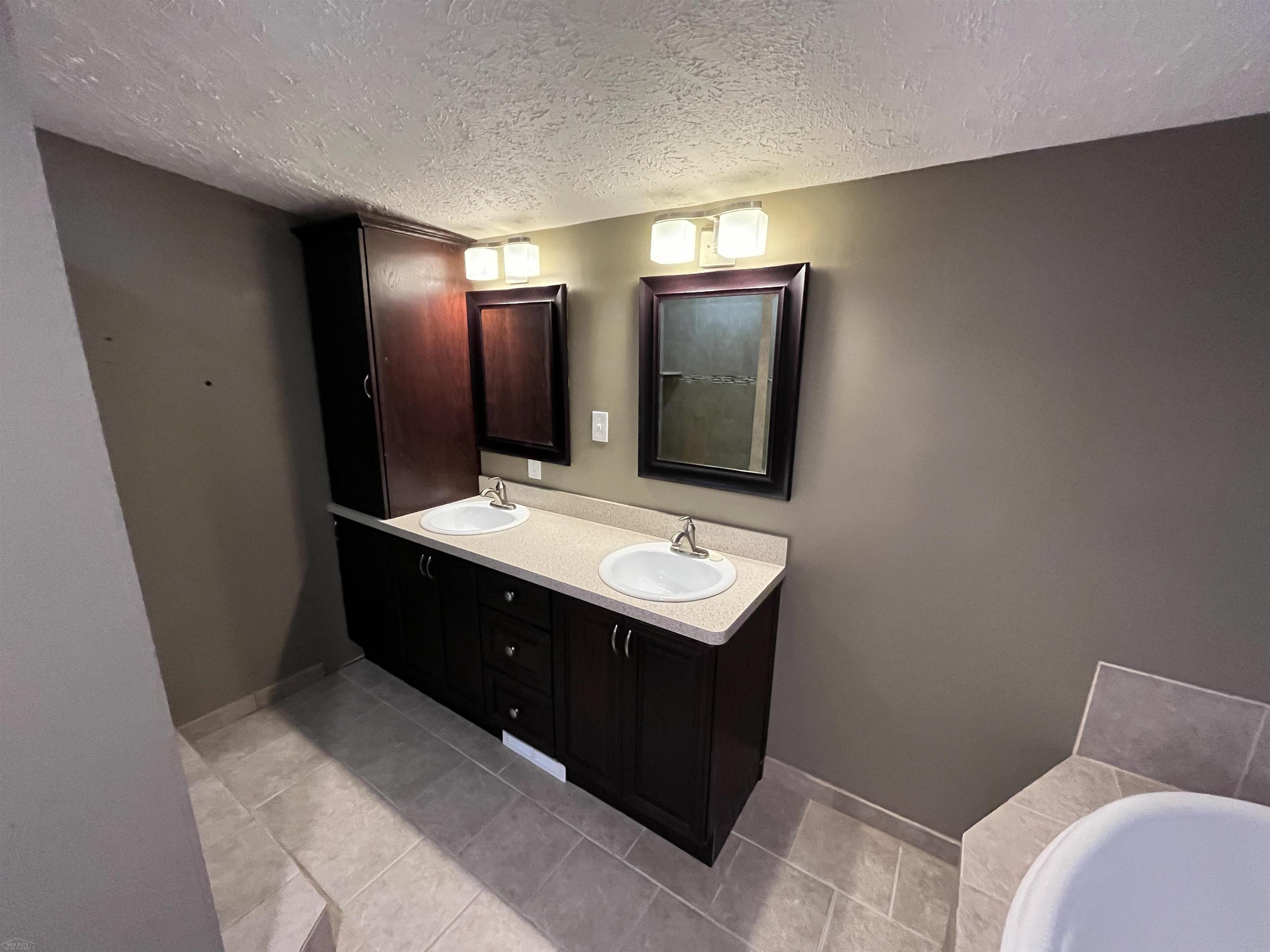 6546 Briggeman Road St. Clair, MI 48079 - Photo 9 of 26 50108506-9.JPG