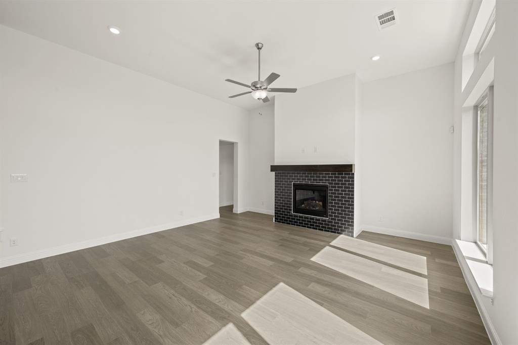 974 Reeves Drive DeSoto, TX 75115 - Photo 10 of 30 974 Reeves- Living Room-1