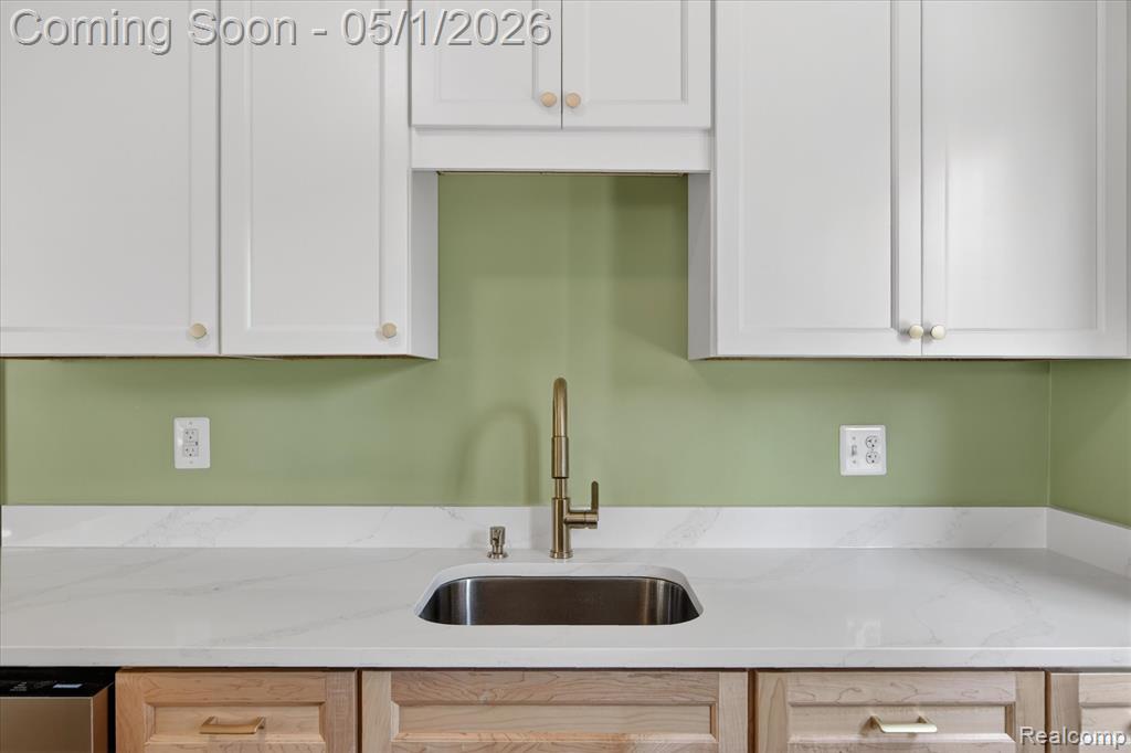 925 Nottingham Road Grosse Pointe, MI 48230 - Photo 6 of 46