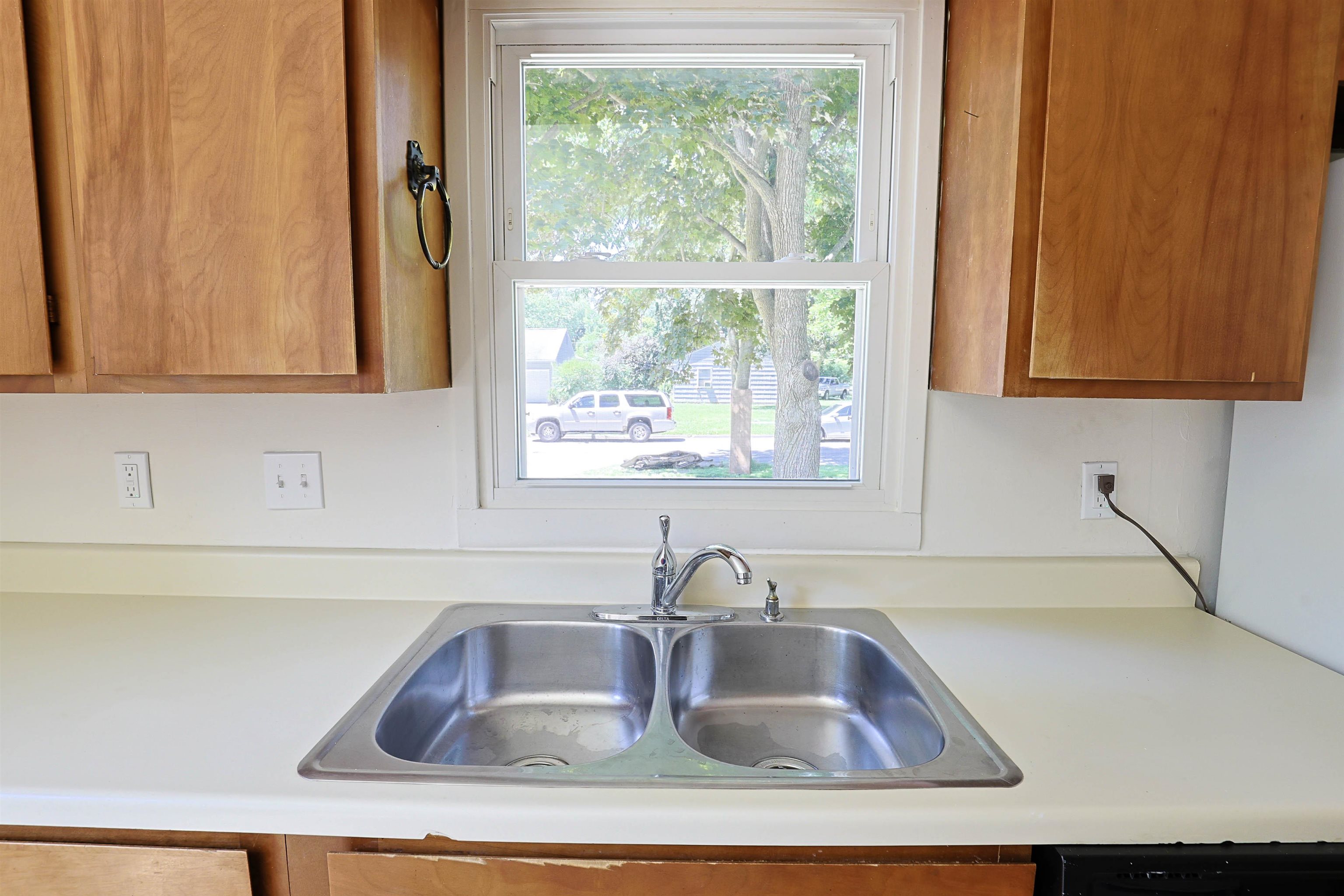 1002 East Sugnet Road Midland, MI 48642 - Photo 7 of 28