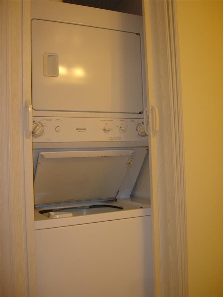 9060 Fanita Rancho Road Santee, CA 92071 - Photo 11 of 25 Washer / Dryer