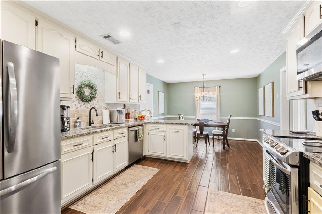 609 Dover Place Smiths Station, AL 36877 - Photo 17 of 37 Gallery Image 17