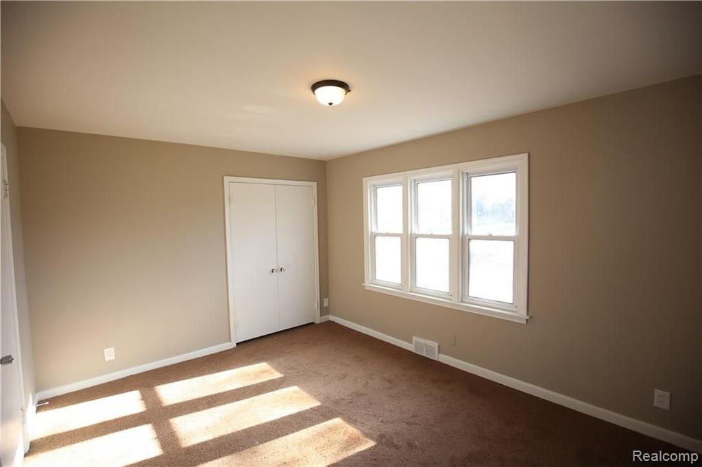 32134 Warren Road Westland, MI 48185 - Photo 10 of 20