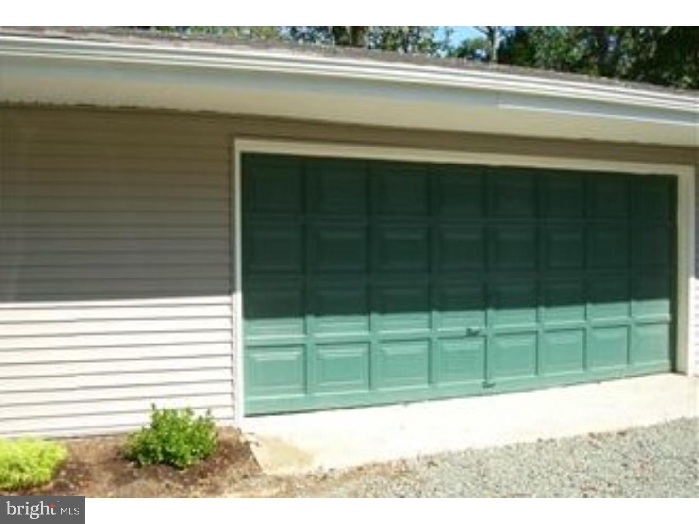 436 Stokes Road Shamong, NJ 08088 - Photo 4 of 10 Garage