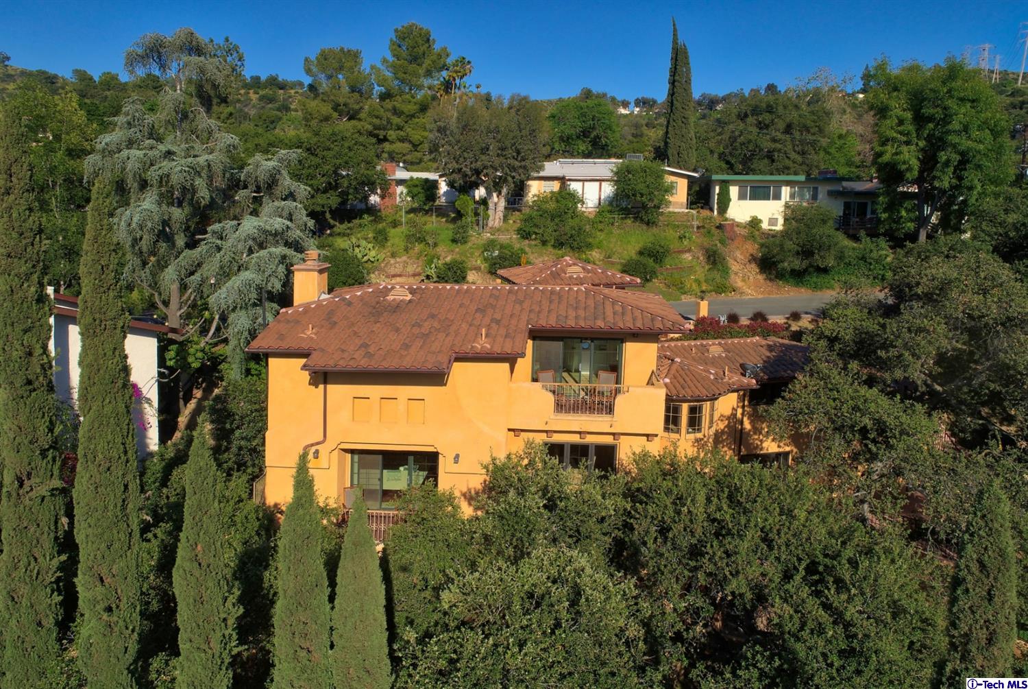 3255 Buckingham Road Glendale, CA 91206 - Photo 3 of 49