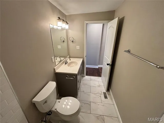 $2,600 | 2253 Indiana Avenue, St. Louis, MO 63104