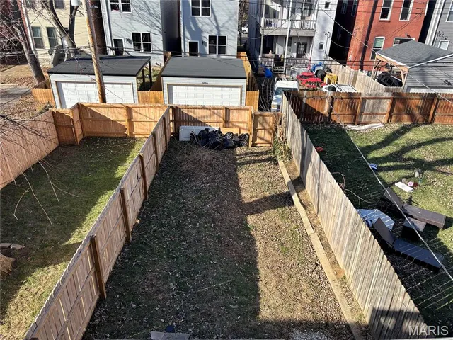 $2,600 | 2253 Indiana Avenue, St. Louis, MO 63104