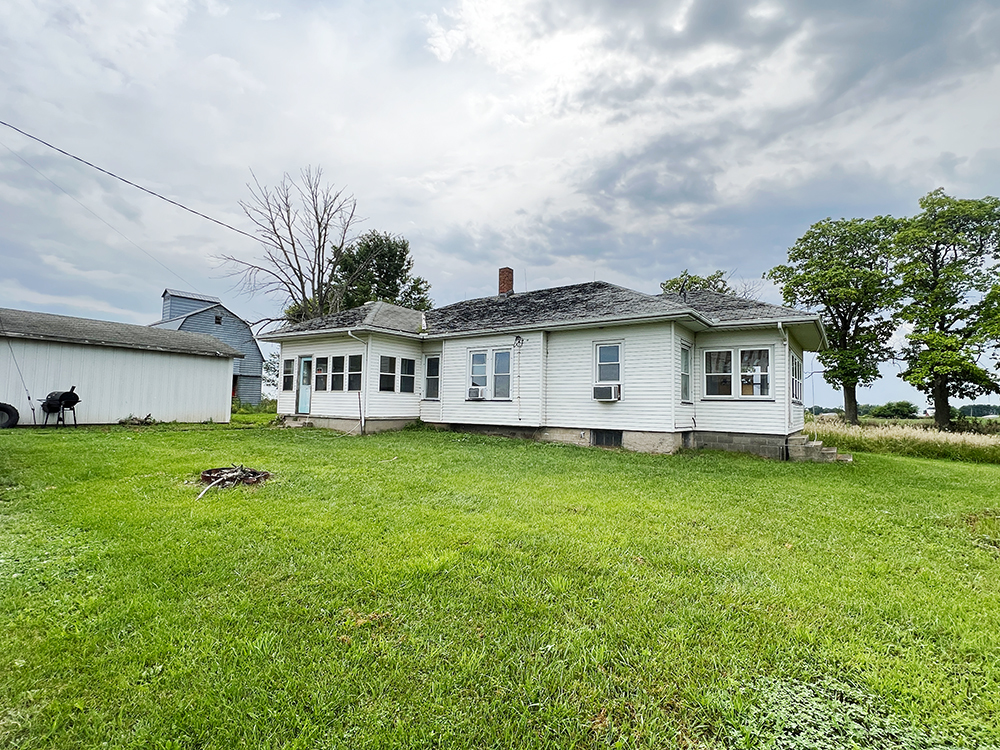 20069 Capp Road Morrison, IL 61270 - Photo 1 of 22 a view of a house with a big yard plants and large trees