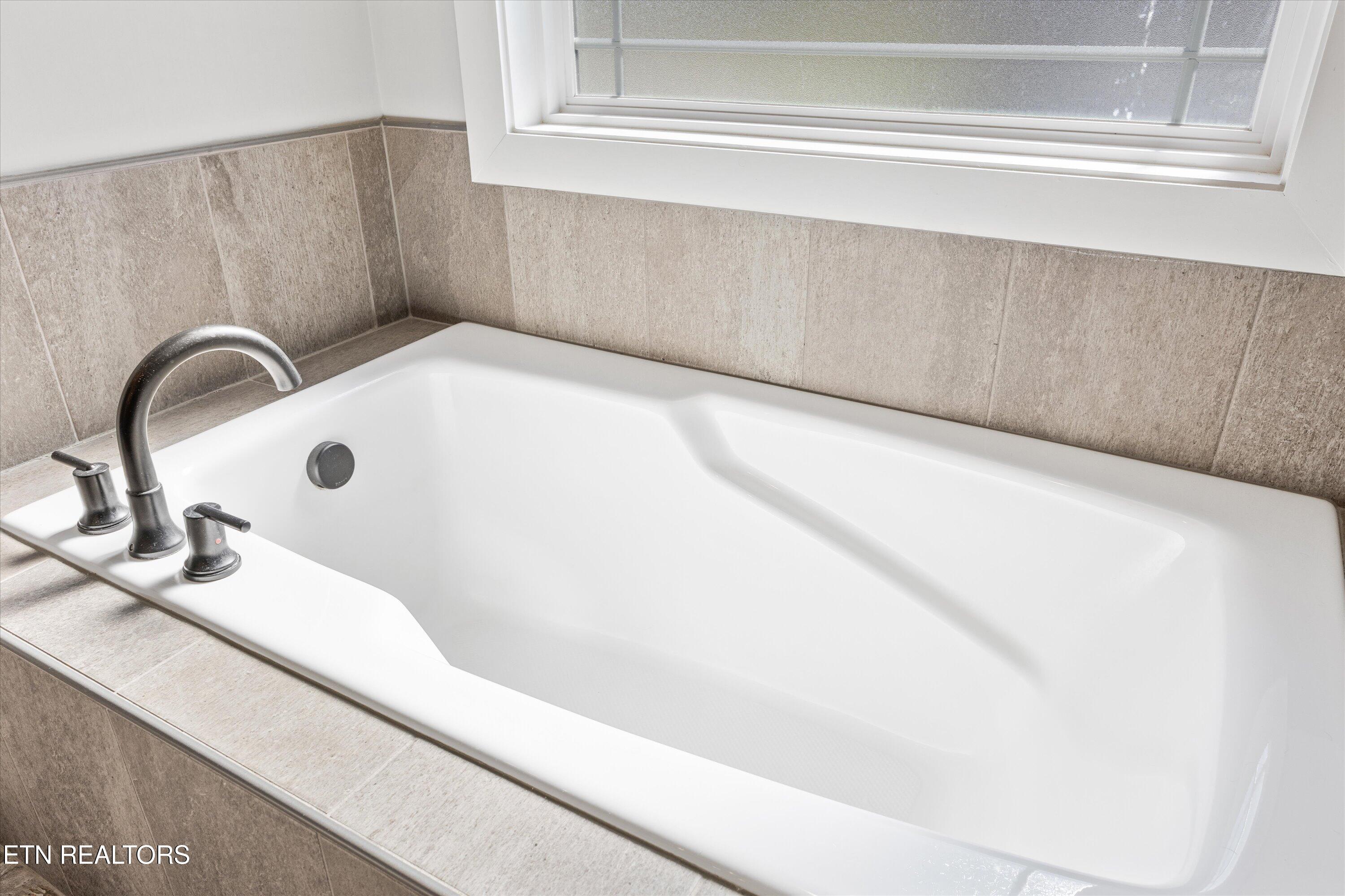 104 Forest Creek Parkway Oak Ridge, TN 37830 - Photo 30 of 46 30-104 Frst Crk Pkwy31