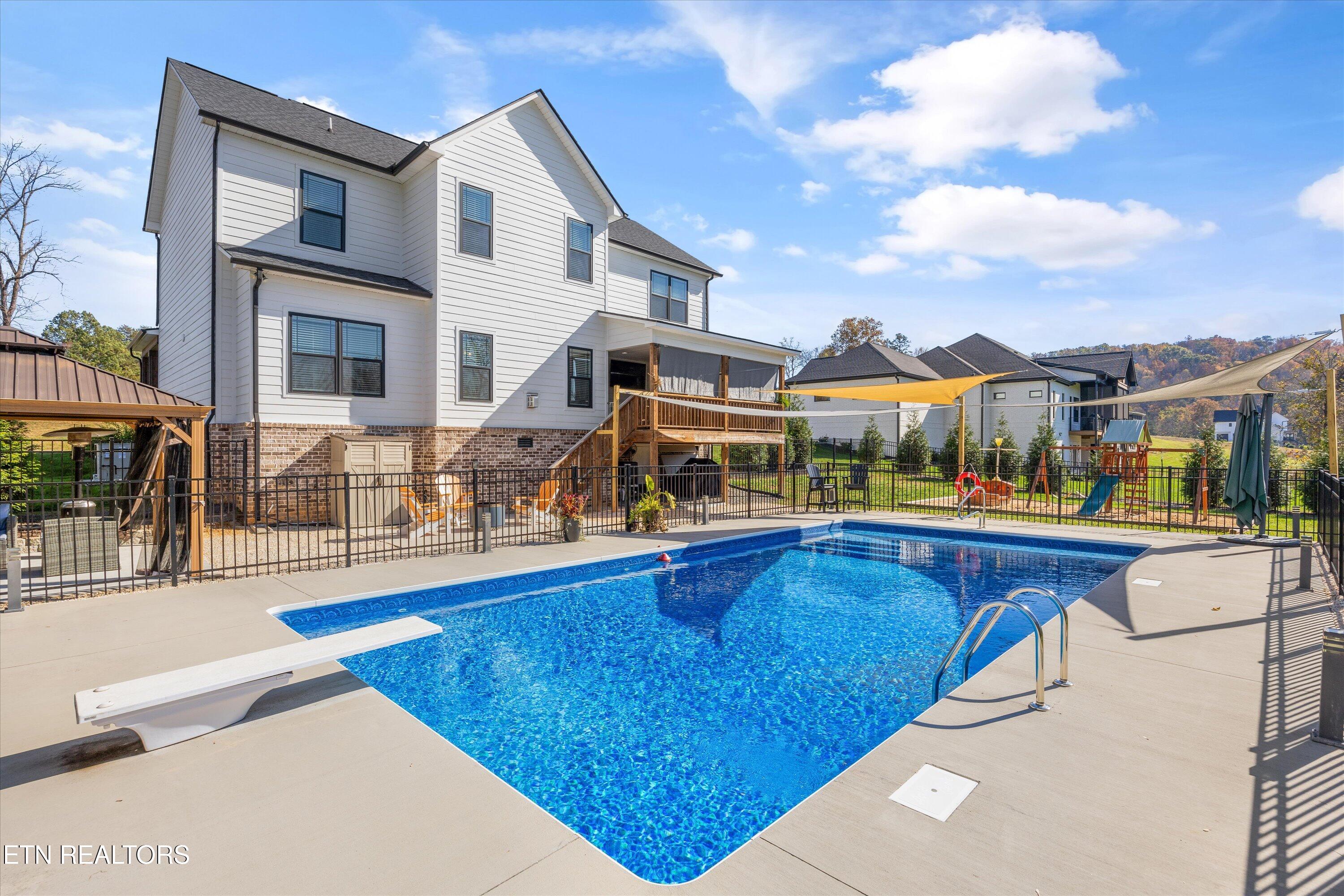 104 Forest Creek Parkway Oak Ridge, TN 37830 - Photo 37 of 46 37-104 Frst Crk Pkwy44