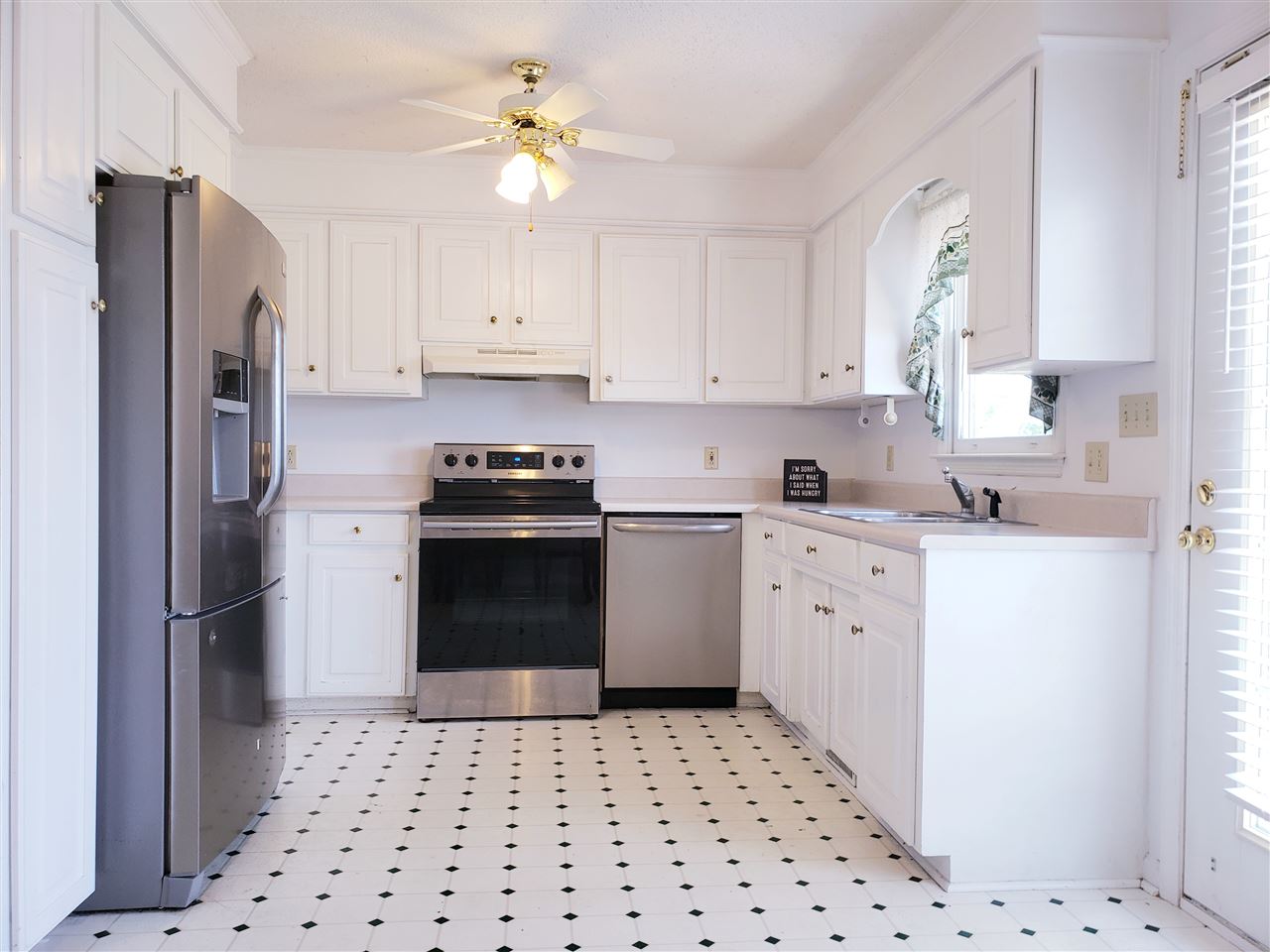 3079 Old Furnace Road Boiling Springs, SC 29316 - Photo 18 of 32 Kitchen
