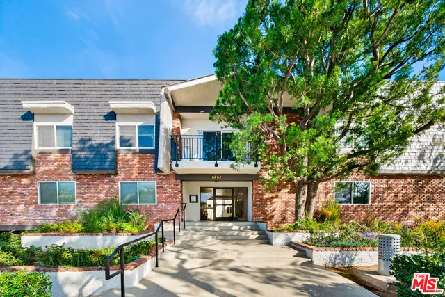 $3,000 | 5252 Coldwater Canyon Avenue, Unit 111, Van Nuys, CA 91401