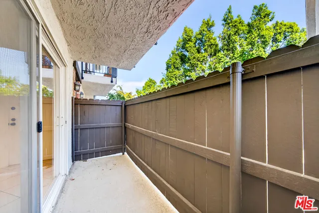 $3,000 | 5252 Coldwater Canyon Avenue, Unit 111, Van Nuys, CA 91401