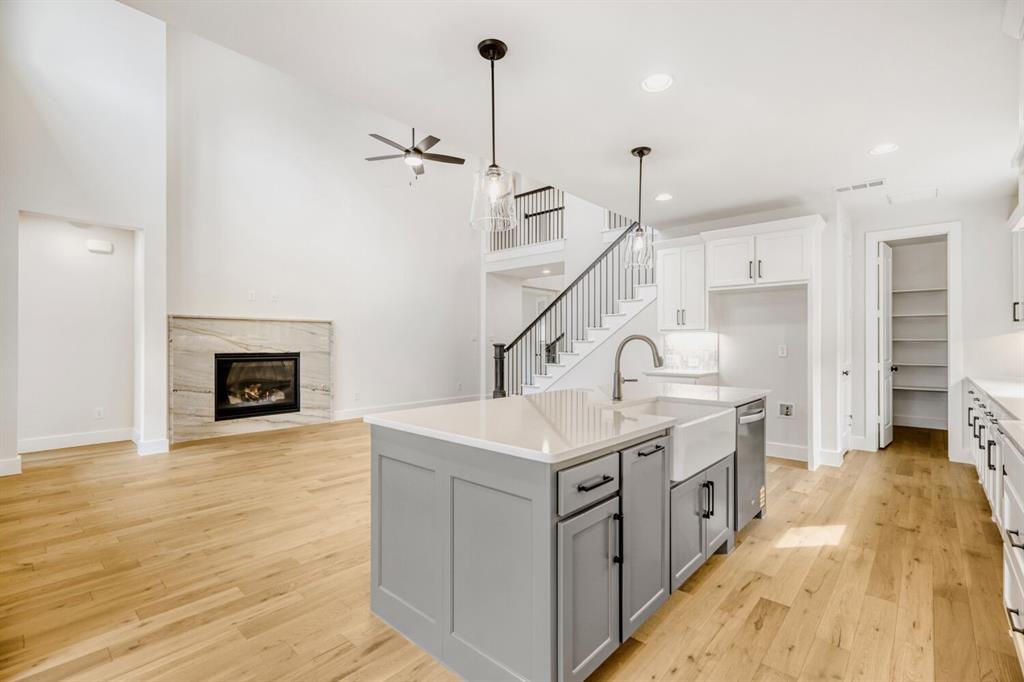 3328 Chinaberry Street Celina, TX 75009 - Photo 8 of 29 a spacious bathroom with a sink and a mirror