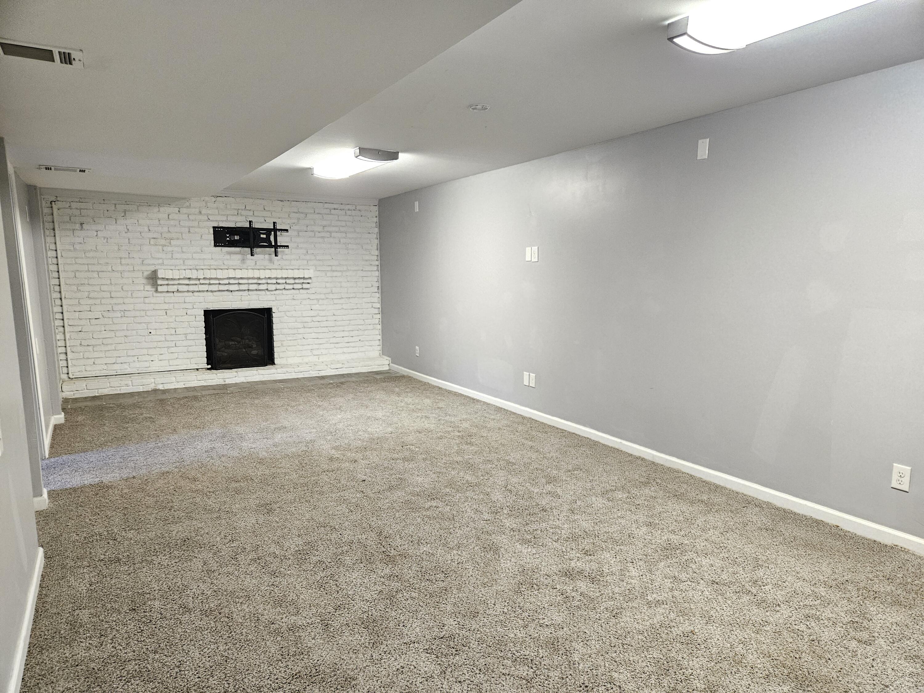 549 Radcliffe Road Lexington, KY 40505 - Photo 12 of 14 20260306_143143