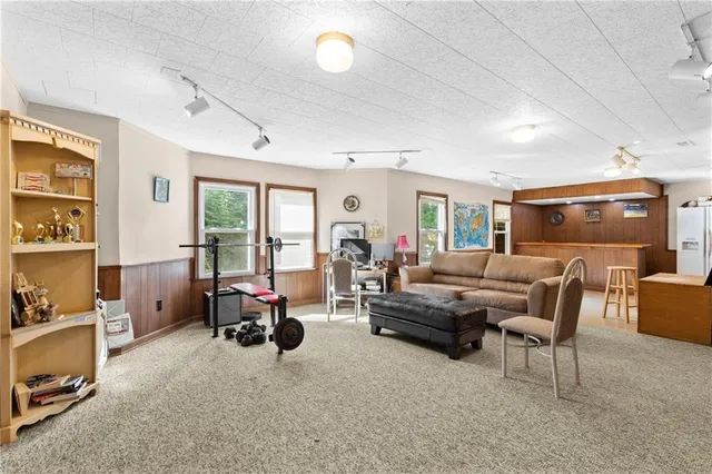 a view of livingroom with furniture