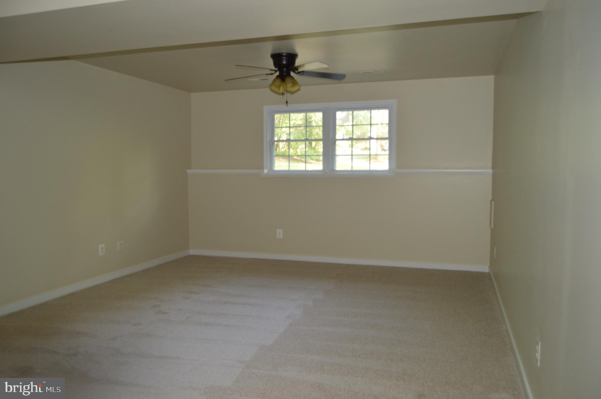 12137 Shortleaf Road Ruther Glen, VA 22546 - Photo 17 of 22 Family room