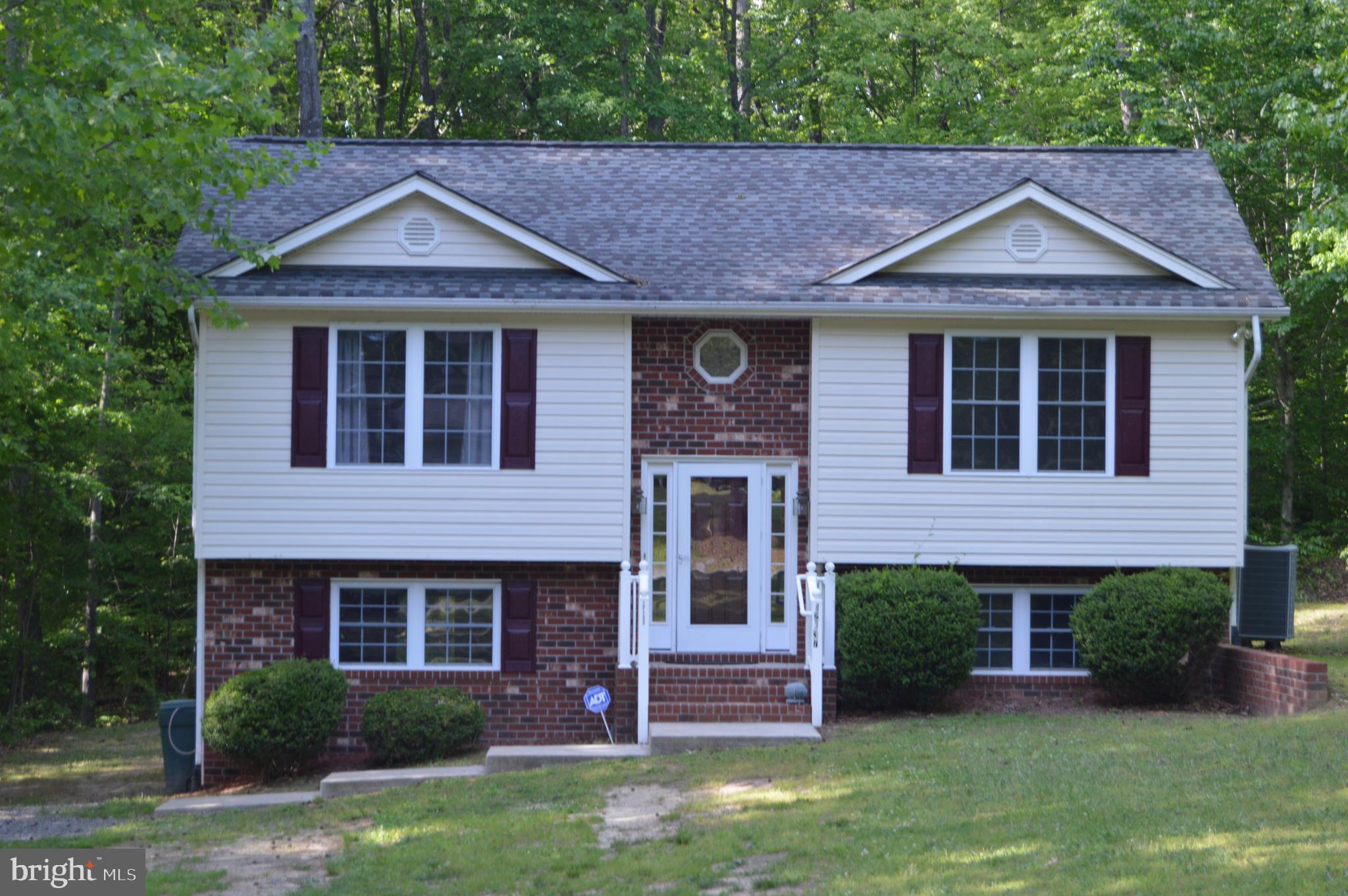 12137 Shortleaf Road Ruther Glen, VA 22546 - Photo 3 of 22 Front