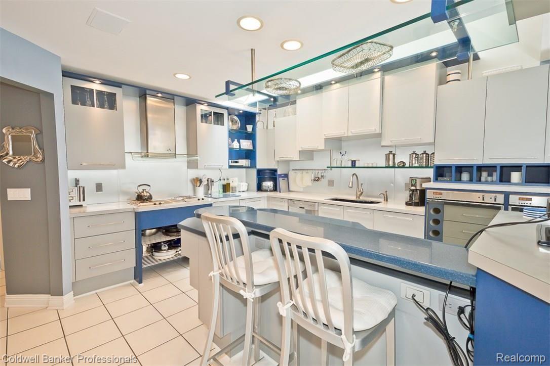 36195 Howard Road Farmington, MI 48331 - Photo 27 of 71 Kitchen Island