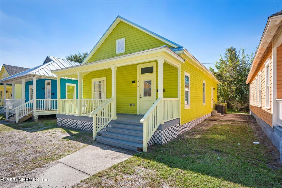 1946 Redell Street Jacksonville, FL 32206 - Photo 4 of 28 a view of a house with a yard