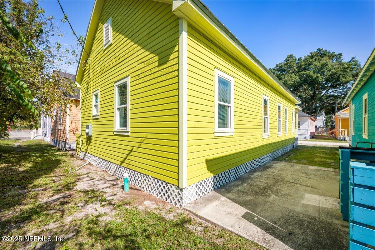 1946 Redell Street Jacksonville, FL 32206 - Photo 7 of 28 a view of a house with a yard