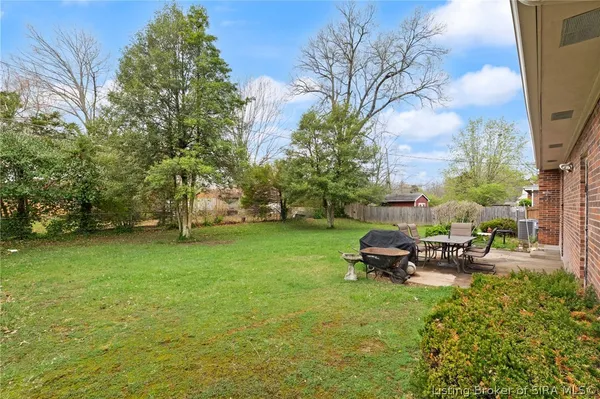 $223,500 | 1207 Dogwood Road, Jeffersonville, IN 47130