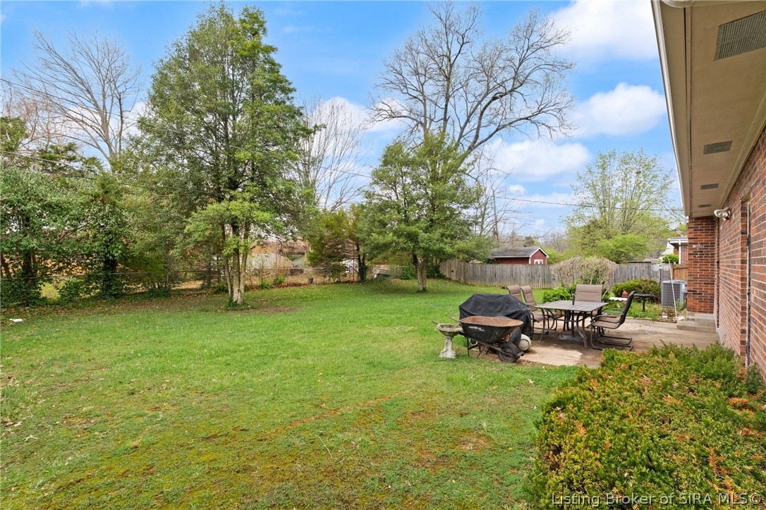 1207 Dogwood Road Jeffersonville, IN 47130 - Photo 4 of 44