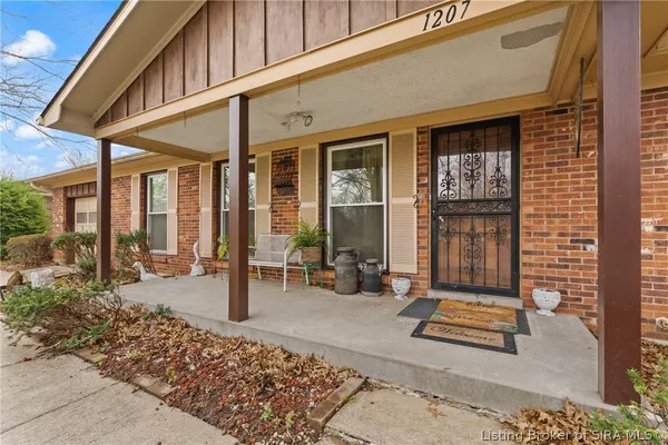 $223,500 | 1207 Dogwood Road, Jeffersonville, IN 47130