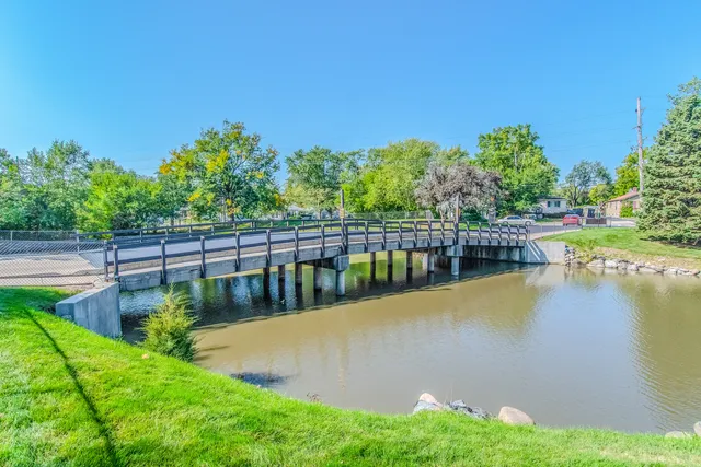 $200,000 | 1504 Woodbridge Road, Unit 2E, Joliet, IL 60436